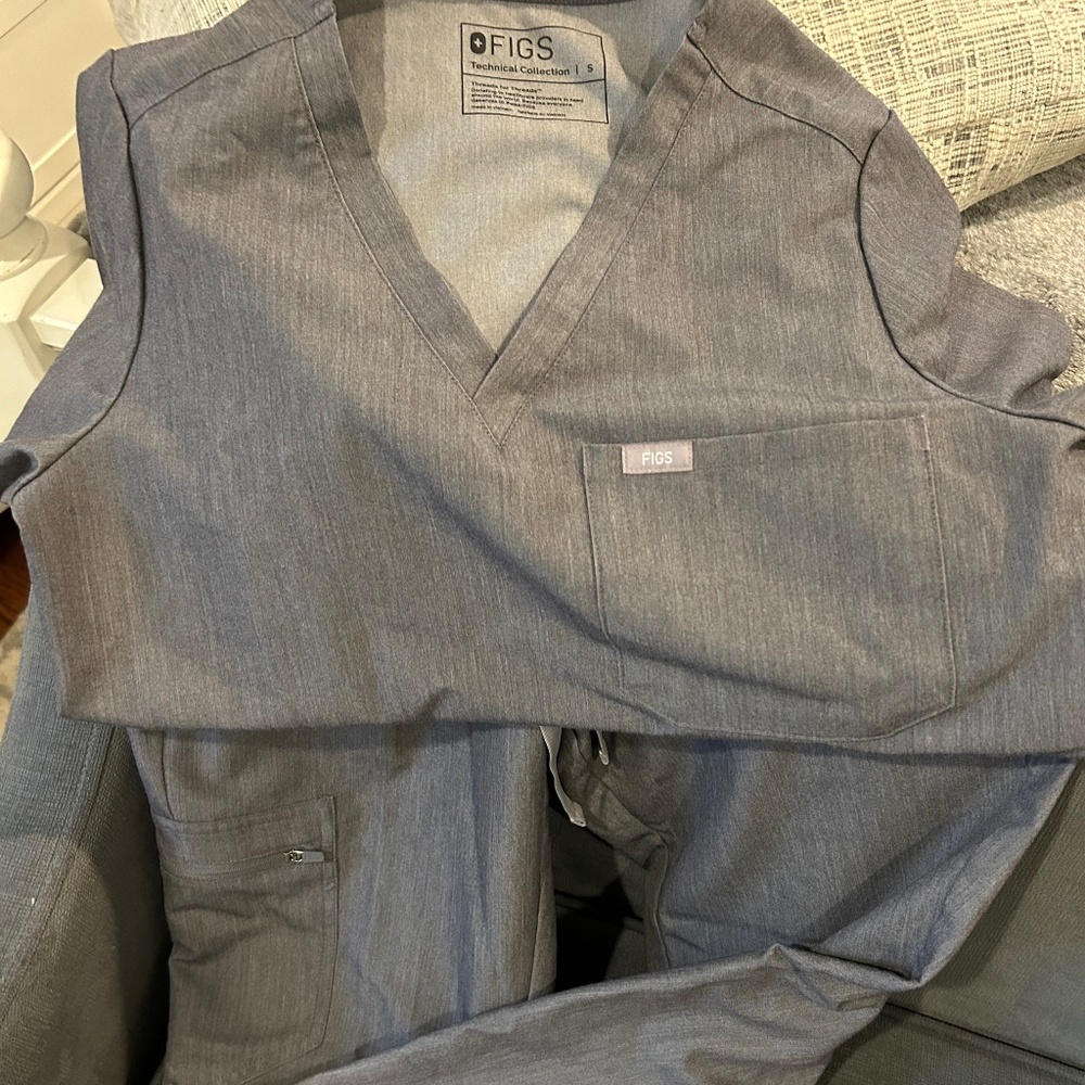 Womens Figs Scrub Set